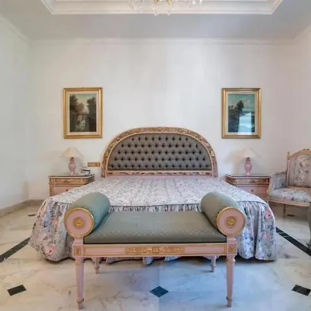 The Palace Marbella - Lavish Beachfront Villa Estepona